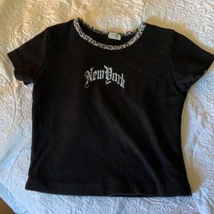 Brandy melville| Size small-Xs| black Nyc shirt| leopard print on the collar|